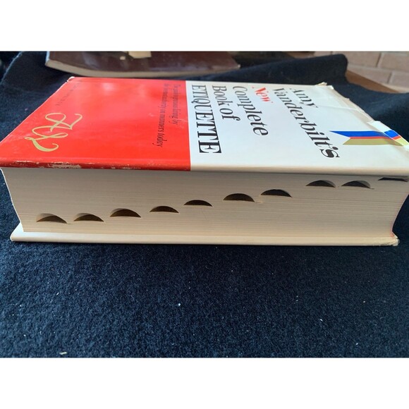 Amy Vanderbilt’s 1967 New Complete Book Of Etiquette Hardcover - Picture 7 of 8
